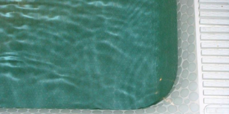 Detalle de piscina interior en Talavera de la Reina